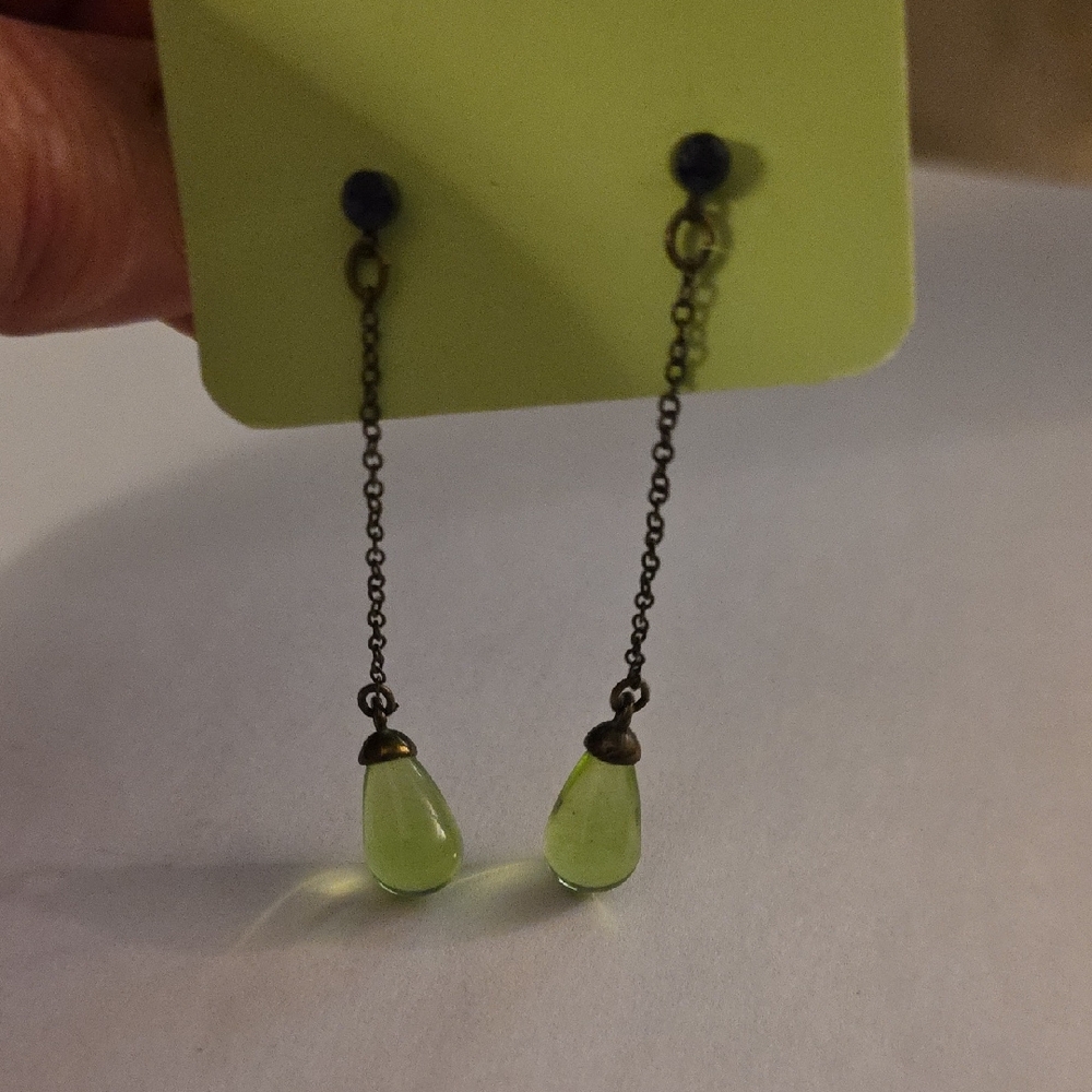 Green Drop Earrings w/Purple Stone